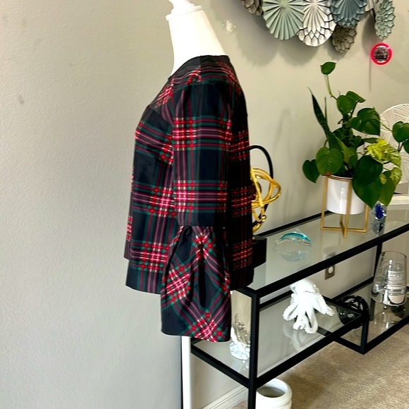 Free Assembly Cute women multi color top with bell sleeves, slit sides. Size S - Picture 2 of 13